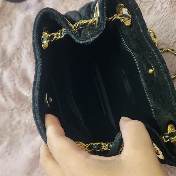 Velvet Shoulder Bag - Picture 2 of 4